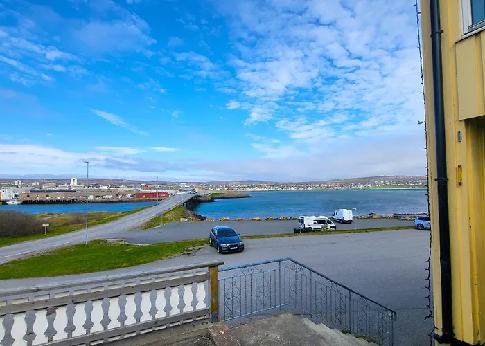Varanger Fjordhotell 게스트하우스 *
